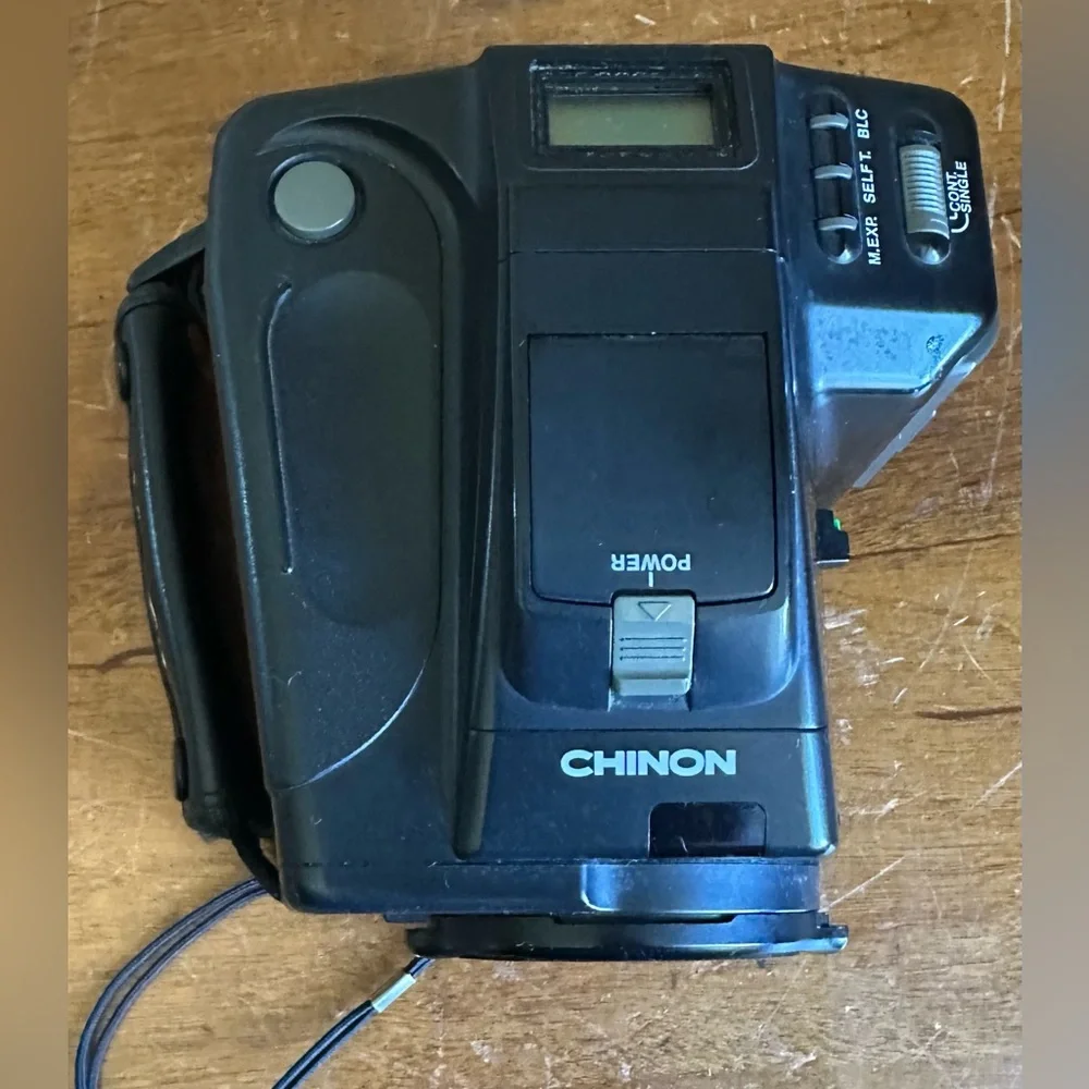 Chinon Genesis GS-7 Reflex Zoom 35mm Film Autofocus SLR Camera w/Case Manual BLK